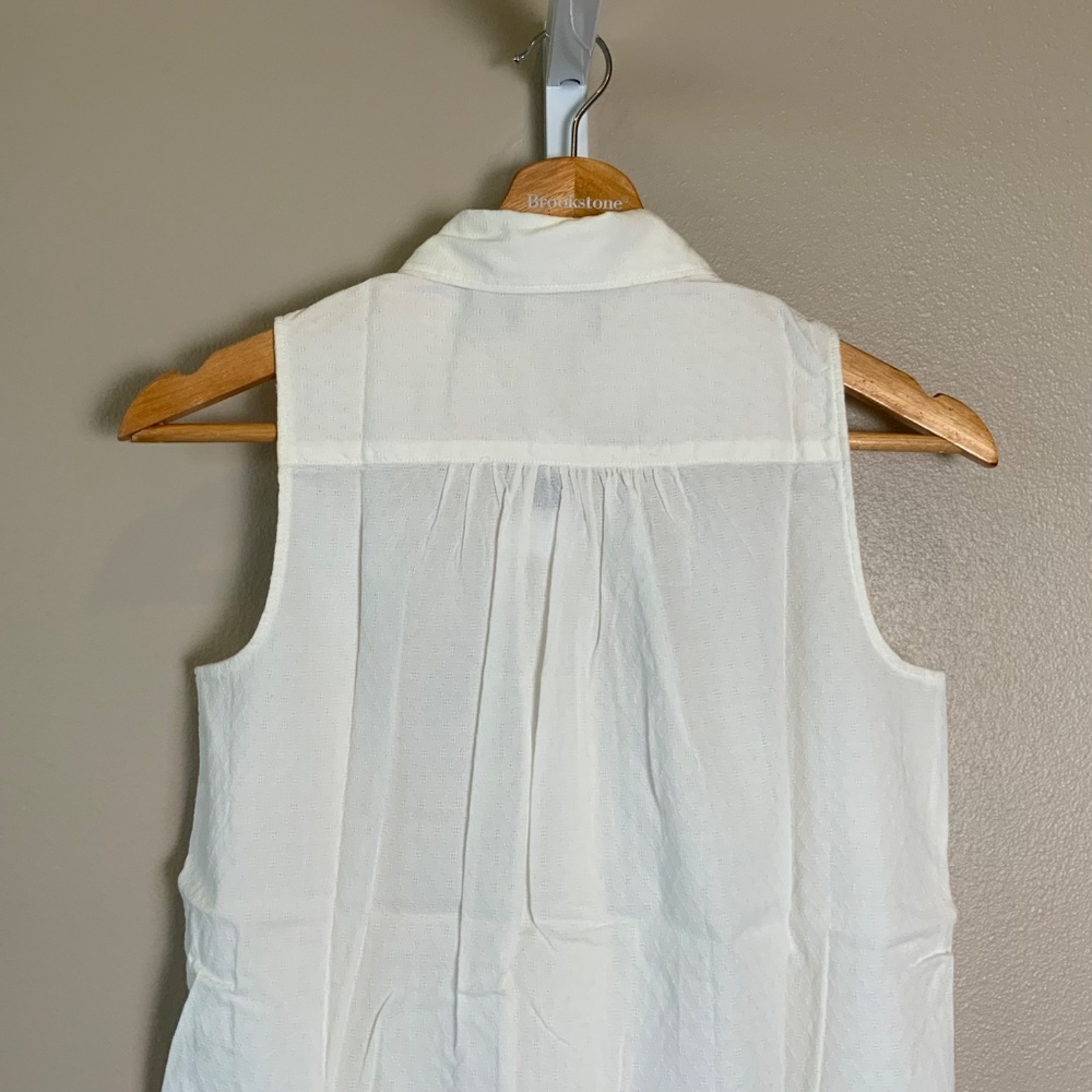 GAP Sleeveless Textured Collared Button Down Shir… - image 13